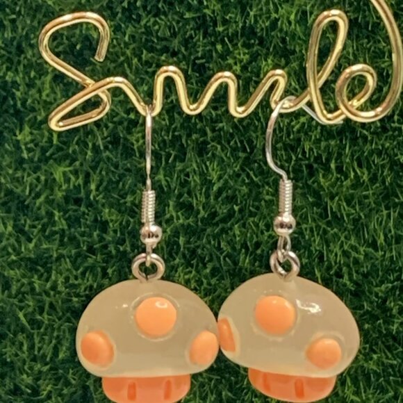 Mushroom Earring, Mario Earring, Gift Idea, Silly Earring, Anime Earring - Picture 3 of 5